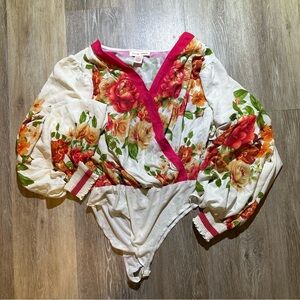 Flying Tomato Floral Body Suit, long flowy sleeves ||Size Large💕
